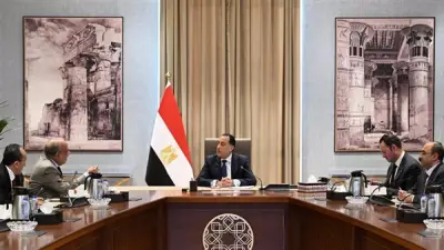 رئيس الوزراء يتابع مع وزير الكهرباء ملفات الطاقة بعد تجديد الثقة الوزارية