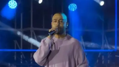 تامر عاشور يخطف الأضواء في حفل عيد الحب بالكويت بأداء استثنائي لأقوى أغانيه