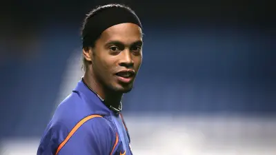 مرشح برشلونة يعد بمفاجأة مدوية تضاهي صفقات رونالدينيو وبيكهام التاريخية