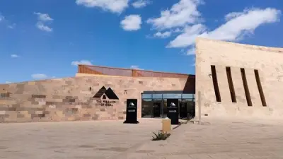 وزير البترول يلتقي مسئولي إيني الإيطالية لتعزيز خطط زيادة إنتاج الزيت الخام