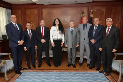 هيئة قناة السويس تبحث مع سيمنس سبل التعاون المستقبلي في مجالات التدريب