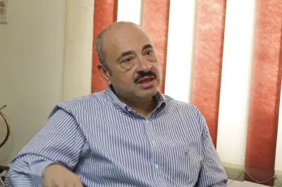 السقوط المعلق على تبكير المرتبات: الإدارة الرشيدة تحمي الأسر من موجات الغلاء