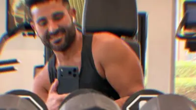 أحمد سعد يظهر بلياقة بدنية مذهلة في الجيم ويطرح أغنية وطنية جديدة