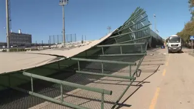 انهيار جدار في المدينة الرياضية لبرشلونة بسبب عاصفة جوية قوية