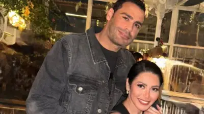 عبد المنصف يعتذر علنياً لزوجته لقاء الخميسي بعد أزمة زواجهما: 'الاعتذار لا يقلل من مكانة الرجل'