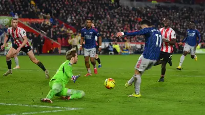 برينتفورد يوقف زحف آرسنال بتعادل مثير ويقدم هدية ثمينة لمانشستر سيتي