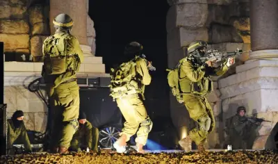 غزة تشهد استمرار العدوان: شهداء ومصابون واقتحامات في الضفة الغربية