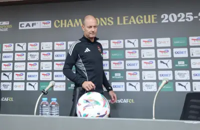 تورو وكابتين الأهلي يحضران المؤتمر الصحفي لمباراة الجيش الملكي