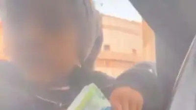 القبض على والدي طفلة استخدمت ادعاء تعاطي المخدرات للاستجداء في الجيزة