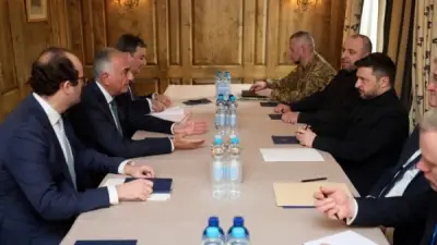 زيلينسكي يلتقي رضا بهلوي في ميونيخ ويطالب بتشديد العقوبات على النظام الإيراني