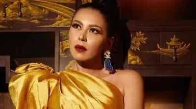 لقاء الخميسي تكشف تفاصيل مؤثرة عن نزولها قبر أحمد زكي أثناء الحمل