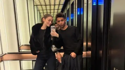 ليلى زاهر تخطف الأنظار بإطلالة رومانسية مع زوجها هشام جمال في أحدث ظهور