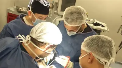 نجاح فريق طوارئ قصر العيني في إنقاذ شاب مصاب بآلة حادة في المخ بعملية جراحية معقدة