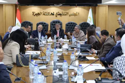 الجيزة تطرح منظومة الجمع السكني بحي الهرم لتعزيز كفاءة النظافة قريباً