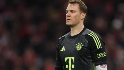 بايرن ميونيخ يعلن رسميًا إصابة حارسه مانويل نوير بتمزق عضلي في الساق