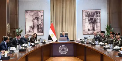 مدبولي يستعرض مخطط إعادة تخطيط منطقة السيدة عائشة ونقل سوق الحمام