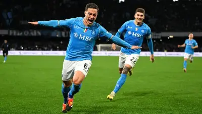 شوط أول مثير بين روما ونابولي ينتهي بالتعادل الإيجابي في الدوري الإيطالي