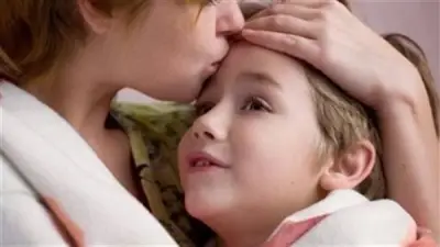 أخطاء شائعة تجعل طفلك لا يشعر بحبك.. استشاري يوضح الأسباب والحلول