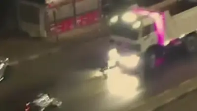 بقع الزيت تسبب مأساة دهس دراجة نارية في طريق الكابلات بالقاهرة