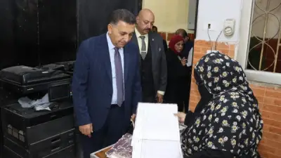 محافظ القليوبية يشن جولة مفاجئة صباحية لتفقد النظافة والانضباط الإداري في حي شرق شبرا الخيمة