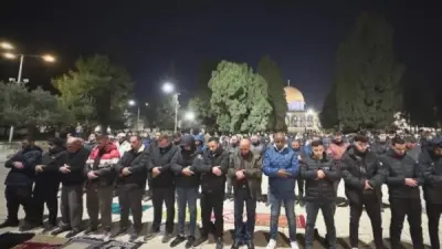 آلاف المصلين يؤدون صلاة التراويح الأولى في المسجد الأقصى بروحانية عالية