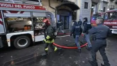 حريق مدمر يلتهم مسرح سانازارو التاريخي في نابولي ويخلّف إصابات وإجلاءات