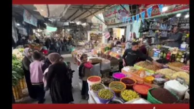 أسواق غزة تستعيد حيويتها مع استقبال شهر رمضان في ظروف استثنائية