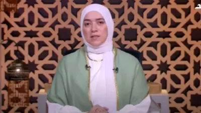 هل الوقوف في المطبخ ينقص أجر الصيام؟.. دينا أبو الخير ترد على التساؤلات الدينية