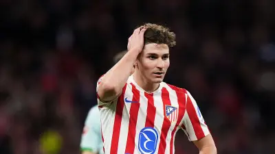 صدمة في برشلونة.. أتلتيكو مدريد يطلب مبلغًا فلكيًا لبيع ألفاريز