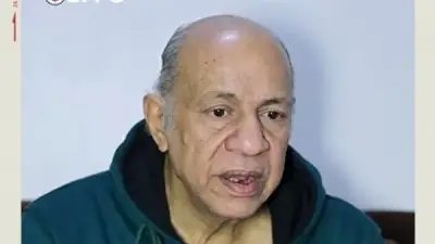 الفنان عيد أبو الحمد يطلق استغاثة عاجلة لإنقاذ زوجته من الغرغرينا بعد خطأ طبي كارثي