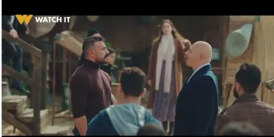 علي كلاي يتحدى المعلم عظيمة ويصغر قدم رجالتها في فيديو ساخر