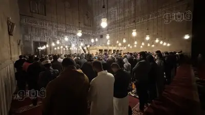 إقبال جماهيري كبير على صلاة التراويح في مسجد السلطان حسن بالقاهرة