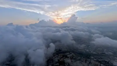 المركز الوطني للأرصاد يحذر من الضباب والرياح النشطة في مناطق سعودية اليوم