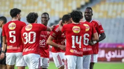 مواجهة نارية في الدوري المصري.. الأهلي يستضيف سموحة على ملعب برج العرب