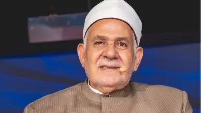 الشيخ حسن عبد النبي يراجع فيديوهات مسابقة دولة التلاوة من الجامع الأزهر