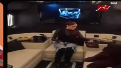 رامز جلال يوجه انتقادات لاذعة لغادة عبد الرازق: 'عايشة على البسكوت' في برنامجه الجديد