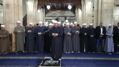 آلاف المصلين يحيون الليلة الرابعة من رمضان في الجامع الأزهر بصلاة التراويح والعشاء