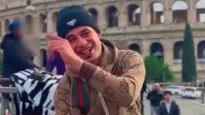 رقصة مصري أمام الكولوسيوم تثير غضبًا سياسيًا وتُشعل حربًا ضد المهاجرين في إيطاليا