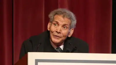 الشاعر الكبير محمد الشهاوي يخضع لجراحة عاجلة بمستشفى العبور بكفر الشيخ