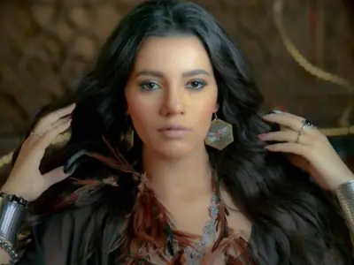 سمية درويش تكشف عن رحلتها من العمل سكرتيرة إلى العودة للغناء: 