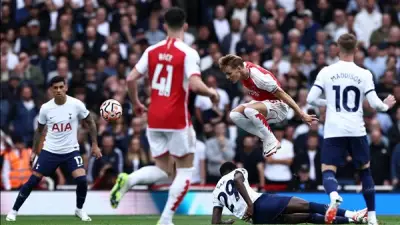 ديربي لندن: أرسنال يواجه توتنهام في صراع الصدارة والبقاء بالدوري الإنجليزي