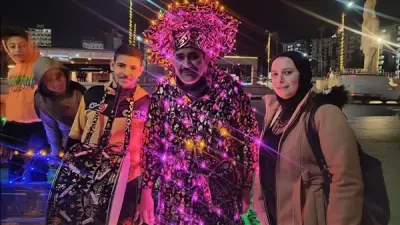 عمي أمين مسحراتي المنصورة يخطف الأنظار بتروسيكل الأنوار في ليالي رمضان