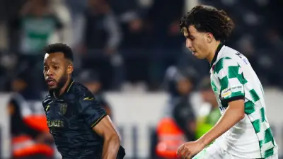 هفوات تحكيمية تثير الجدل في فوز الرجاء البيضاوي على اتحاد طنجة في الدوري المغربي