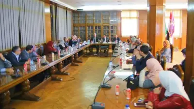 كلية الطب البيطري بالقاهرة تبحث تطوير مستشفى الكلية واعتماد لوائح جديدة