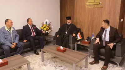 محافظ دمياط يستقبل وفد كنيسة الروم الأرثوذكس ويتبادل التهاني والأمنيات