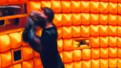 زيزو يتحول إلى وحش حقيقي ويكسر استوديو رامز جلال بعد اكتشافه المقلب