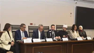 وزيرة الثقافة تؤكد ضرورة بدائل جاذبة لحماية الأطفال من مخاطر السوشيال ميديا