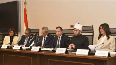 وزير الإعلام ضياء رشوان يطالب بحظر الهواتف في المدارس لحماية الأطفال من مخاطر التواصل الاجتماعي