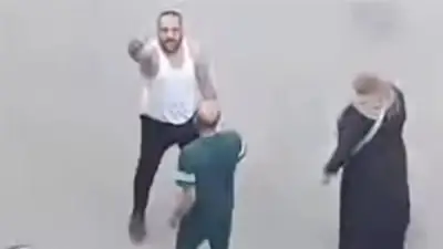 الأمن يتحرى فيديو اعتداء شاب على سيدة وتهديدها بسلاح أبيض في القطامية