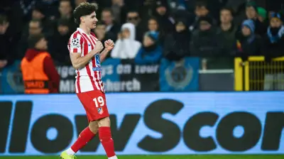 برشلونة يطارد ألفاريز في سوق الانتقالات الصيفية رغم التحديات